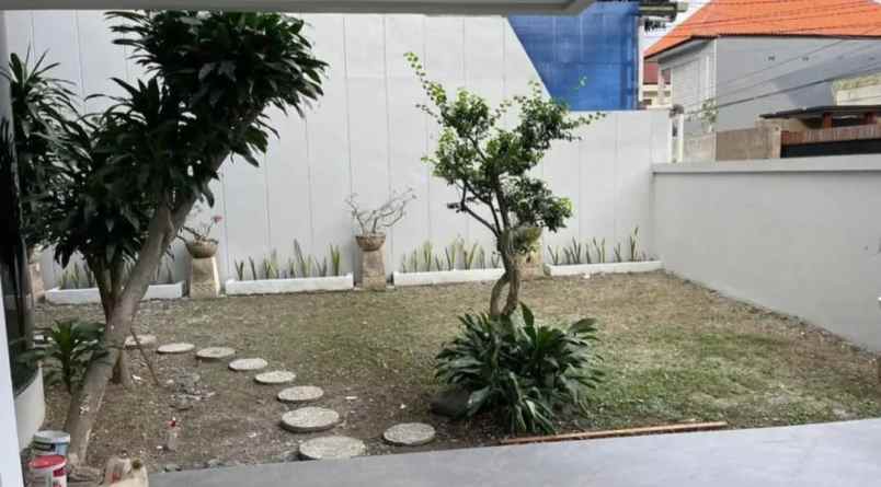 dijual rumah gatot subroto