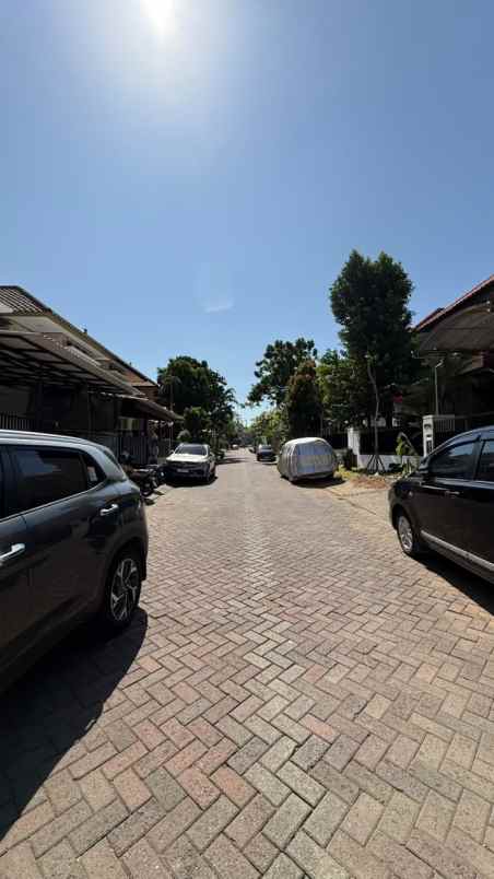 dijual rumah graha famili