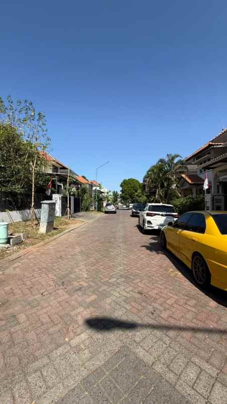 dijual rumah graha famili