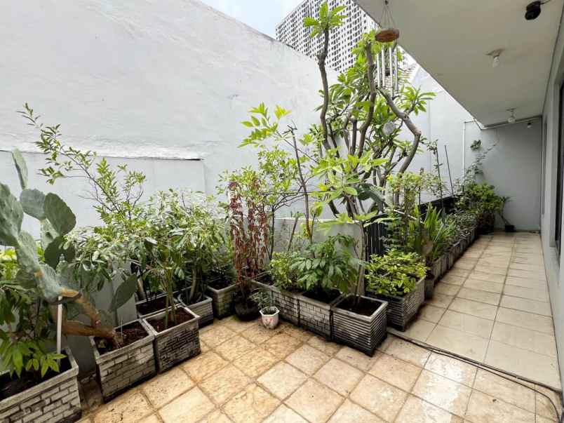 dijual rumah graha santoso