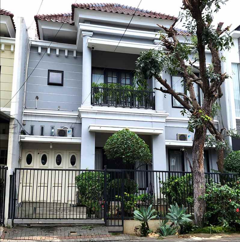dijual rumah graha santoso