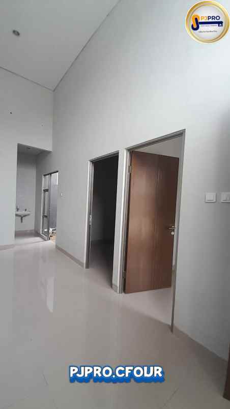 dijual rumah grand duta city cluster