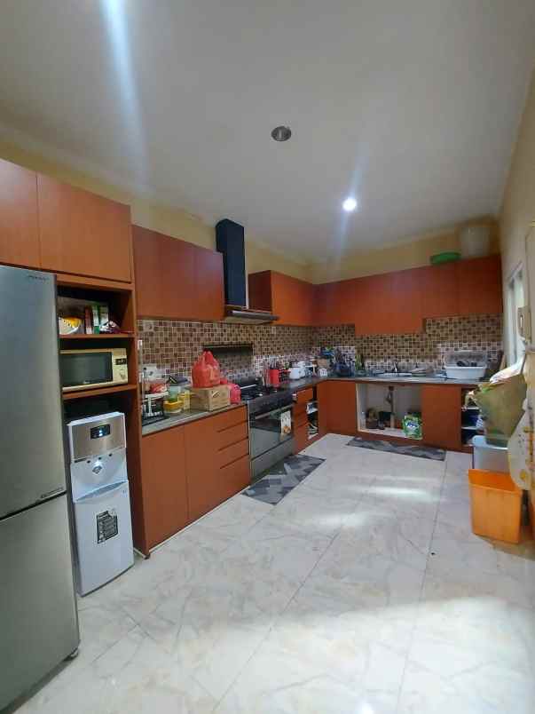 dijual rumah grand wisata cluster