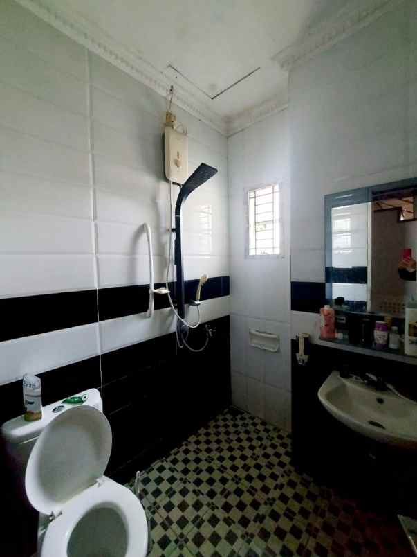 dijual rumah grand wisata cluster