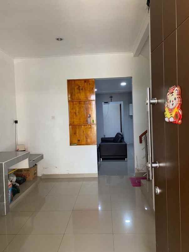 dijual rumah green ara residence