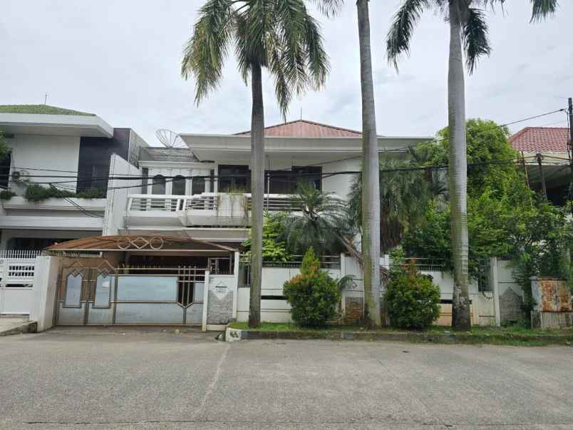 dijual rumah green garden