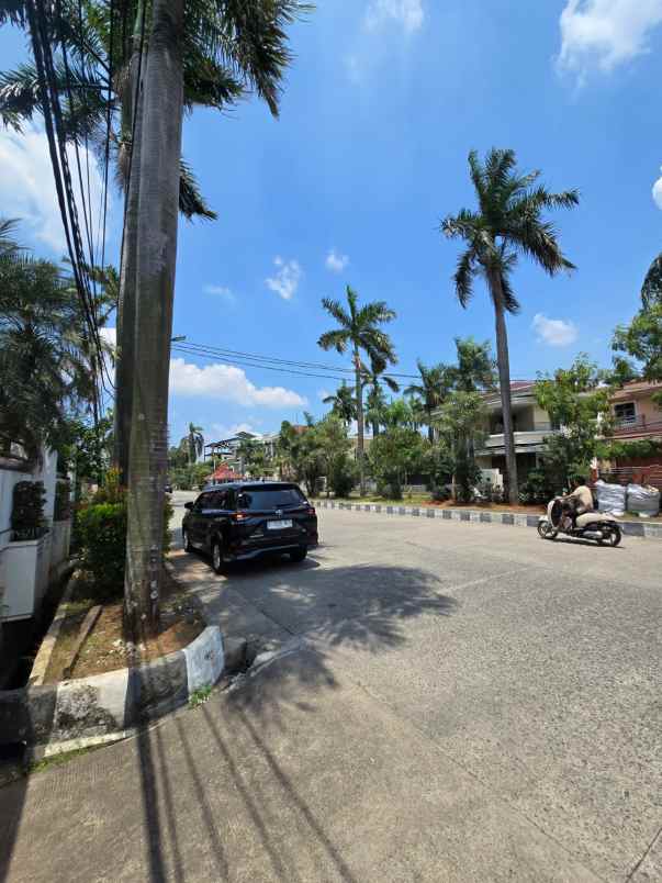 dijual rumah green garden