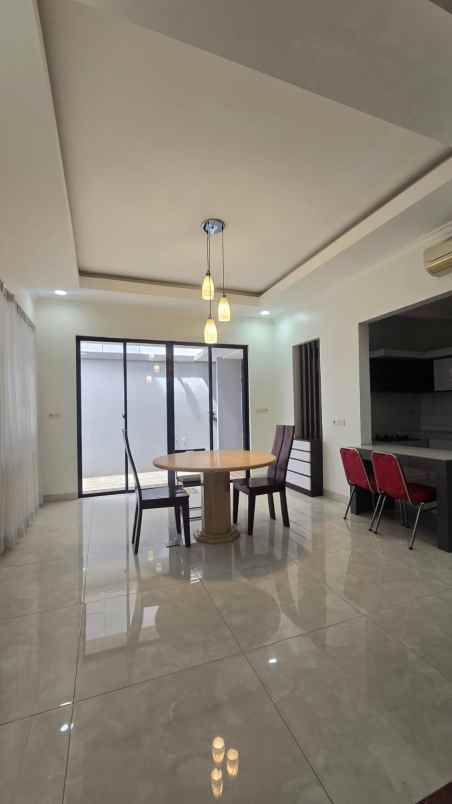 dijual rumah green lake city cluster east asia 10x20