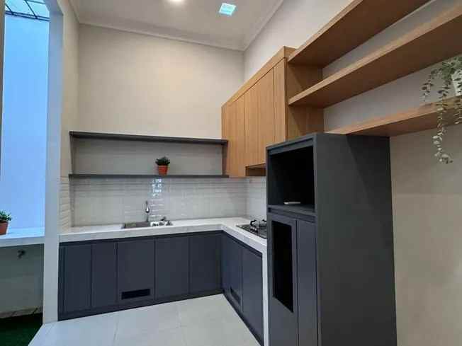 dijual rumah griya asri pakuwon city