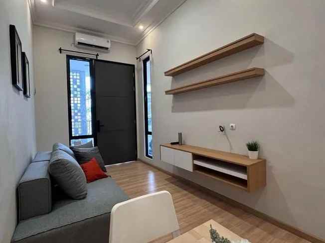 dijual rumah griya asri pakuwon city