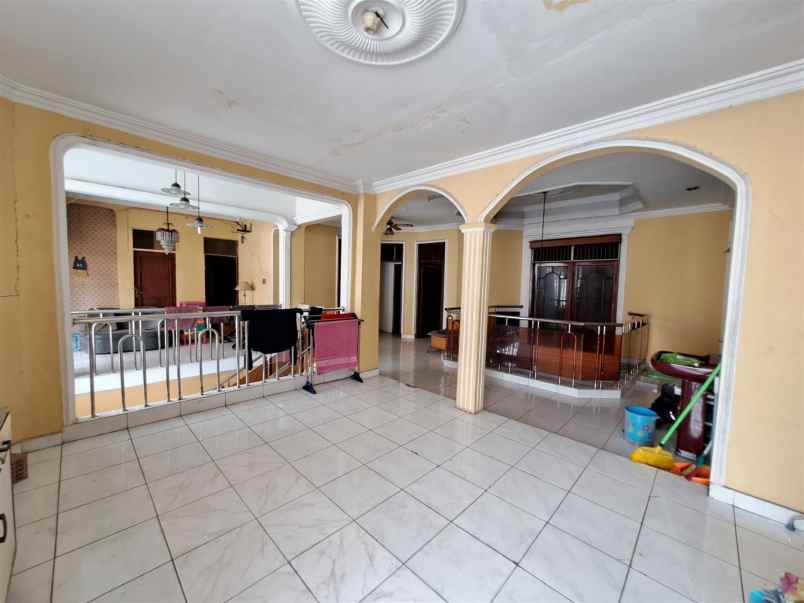 dijual rumah grogol tomang jakarta