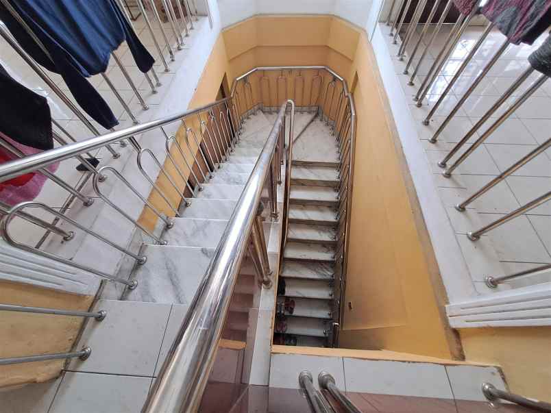 dijual rumah grogol tomang jakarta