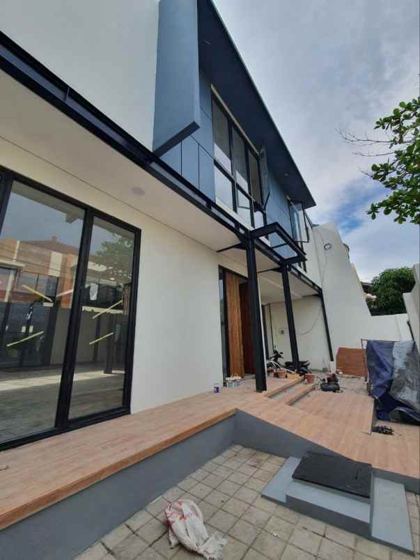 dijual rumah gudang sutorejo selatan siap huni bagus