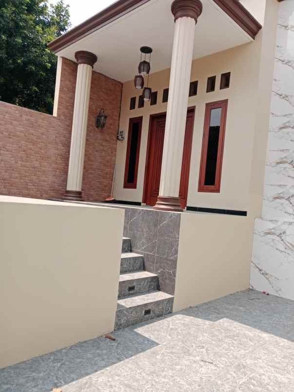 dijual rumah gunungpati