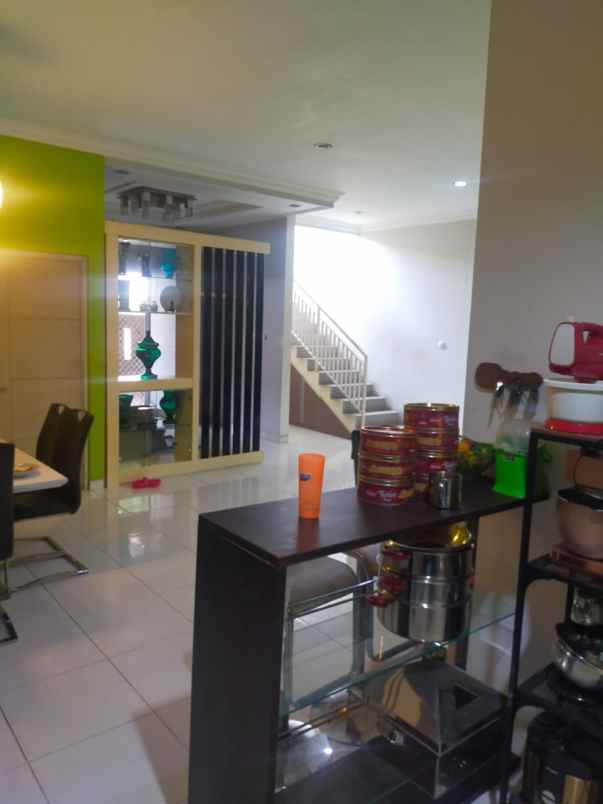 dijual rumah harapan indah
