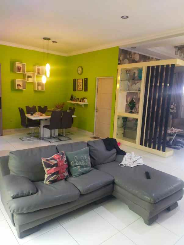 dijual rumah harapan indah