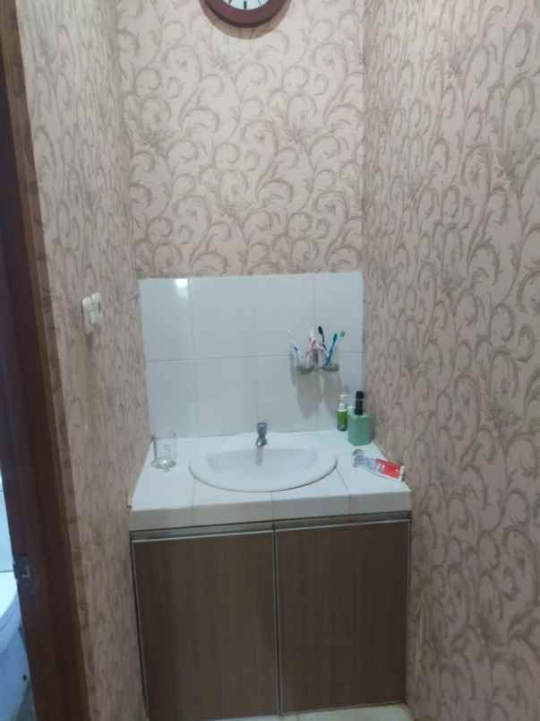 dijual rumah harapan indah