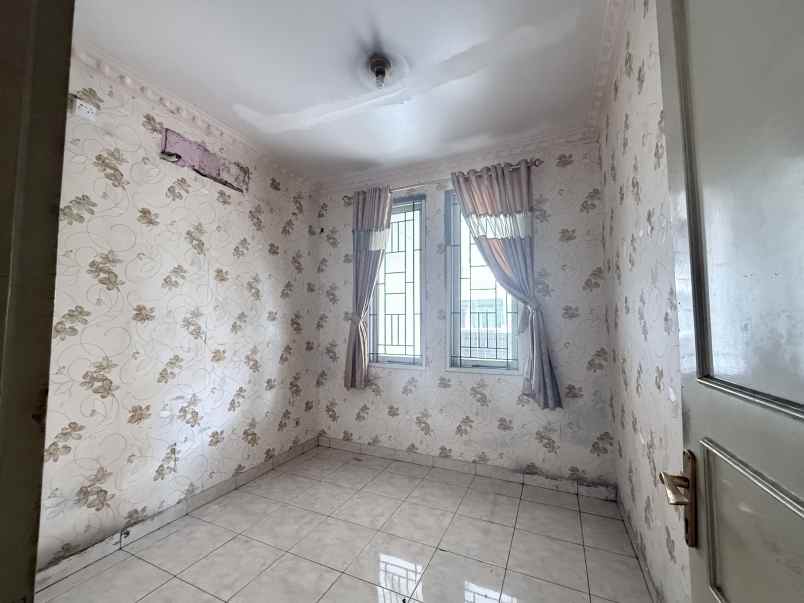 dijual rumah harapan indah