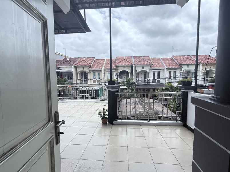 dijual rumah harapan indah
