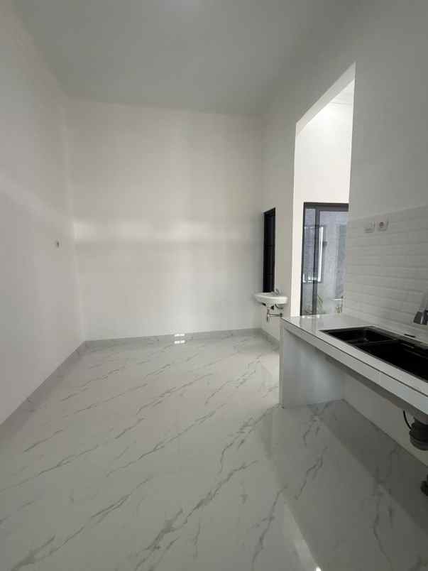 dijual rumah harapan regency