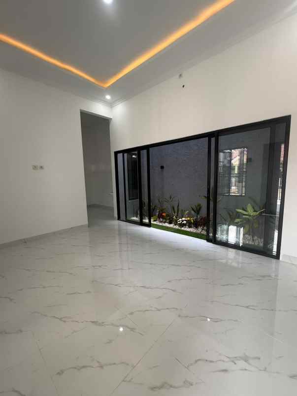 dijual rumah harapan regency