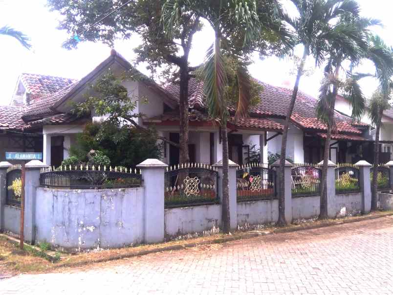 dijual rumah hook 300m