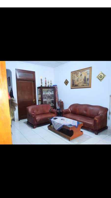 dijual rumah hook 300m