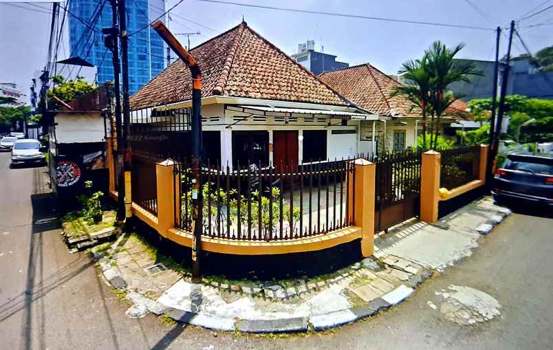 dijual rumah hook lokasi strategis di sayap jl braga