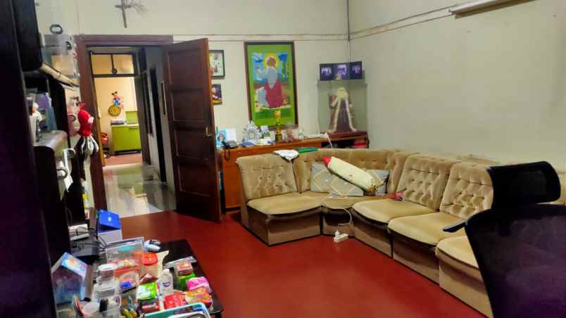 dijual rumah hook lokasi strategis di sayap jl braga