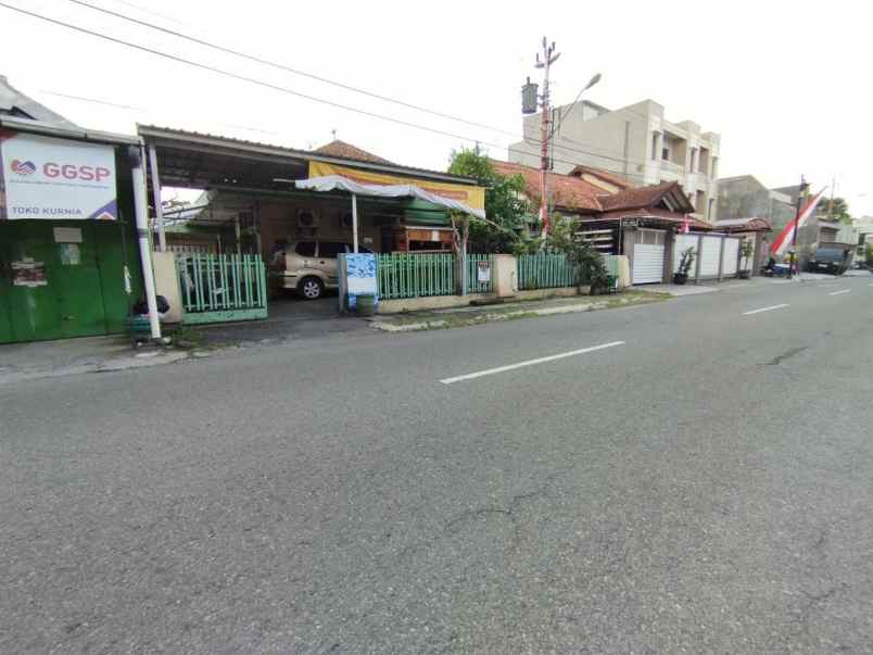 dijual rumah jajar laweyan surakarta
