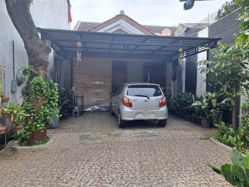 dijual rumah jaka setia bekasi selatan