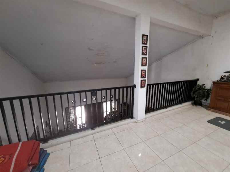 dijual rumah jaka setia bekasi selatan