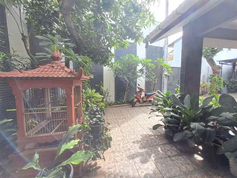 dijual rumah jaka setia bekasi selatan