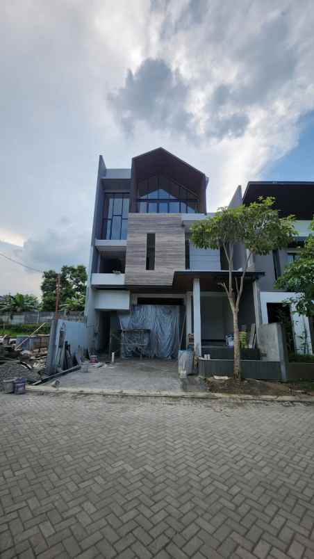 dijual rumah jalam woodland