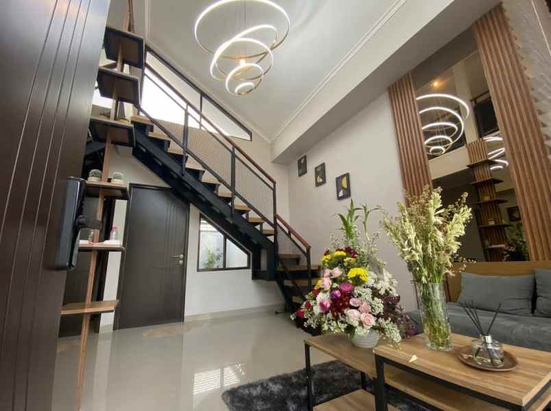 dijual rumah jalan babengket cihideung