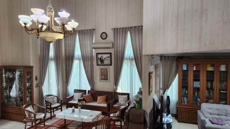 dijual rumah jalan boulevard palem raya