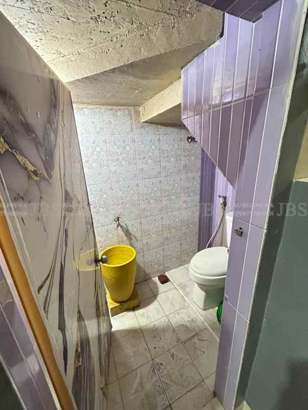 dijual rumah jalan brigjend katamso gg