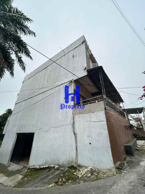 dijual rumah jalan brigjend katamso gg