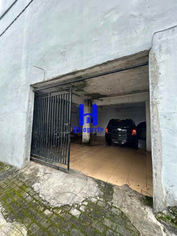 dijual rumah jalan brigjend katamso gg