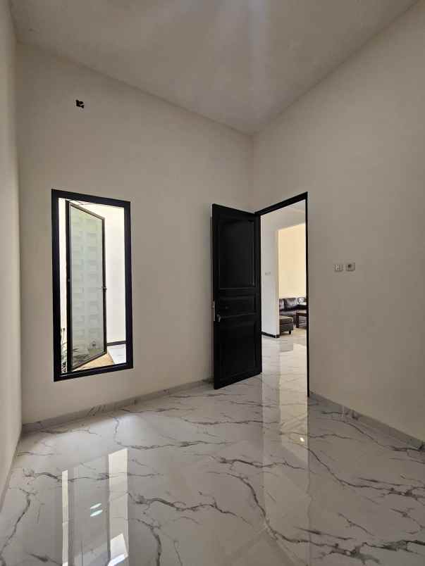 dijual rumah jalan bungsan bedahan