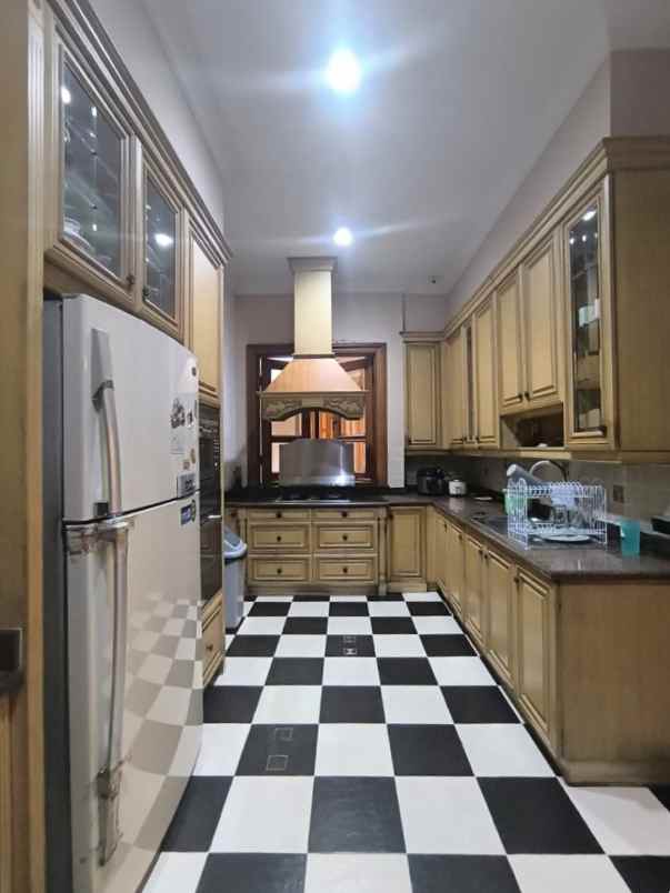 dijual rumah jalan cemapak putih timur