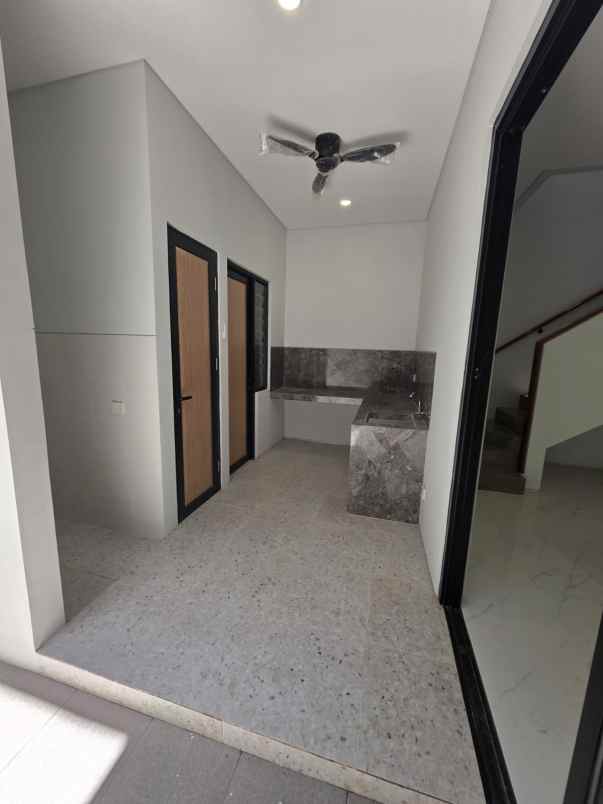 dijual rumah jalan pandugo timur