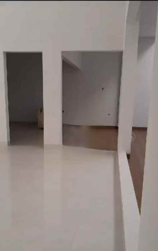 dijual rumah jalan puri widya kencana