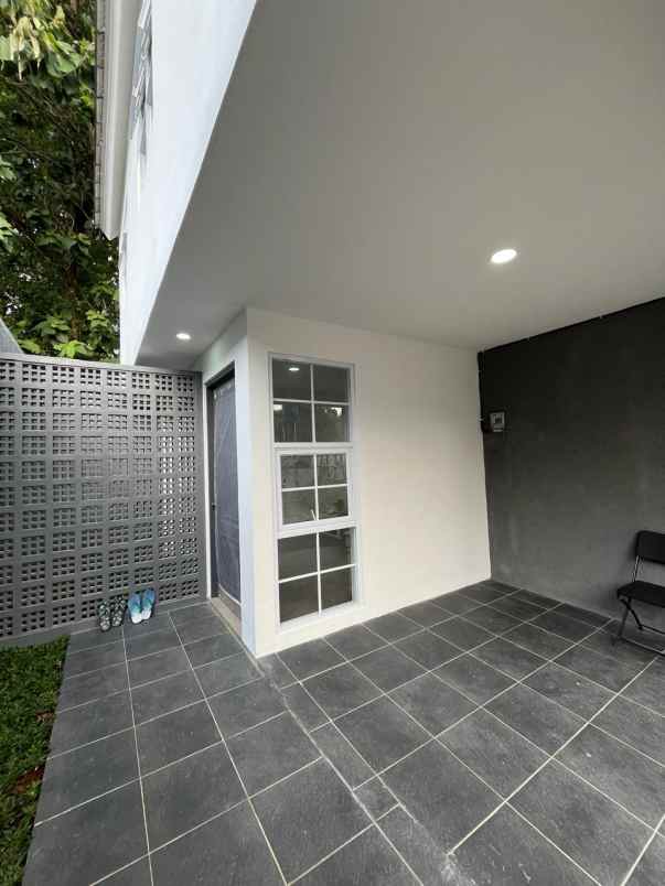 dijual rumah jalan raya cinere limo