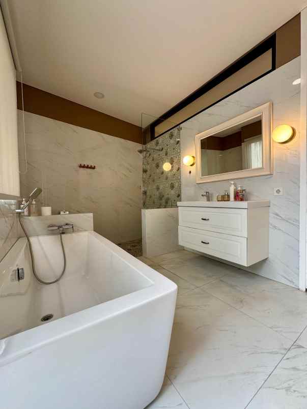 dijual rumah jalan raya cipete jakarta