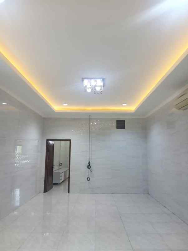 dijual rumah jalan raya pejuang medan