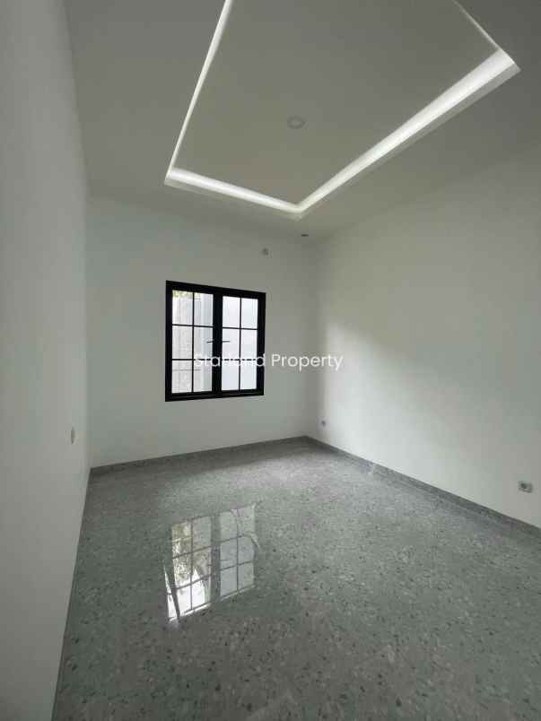 dijual rumah jalan raya permata bintaro