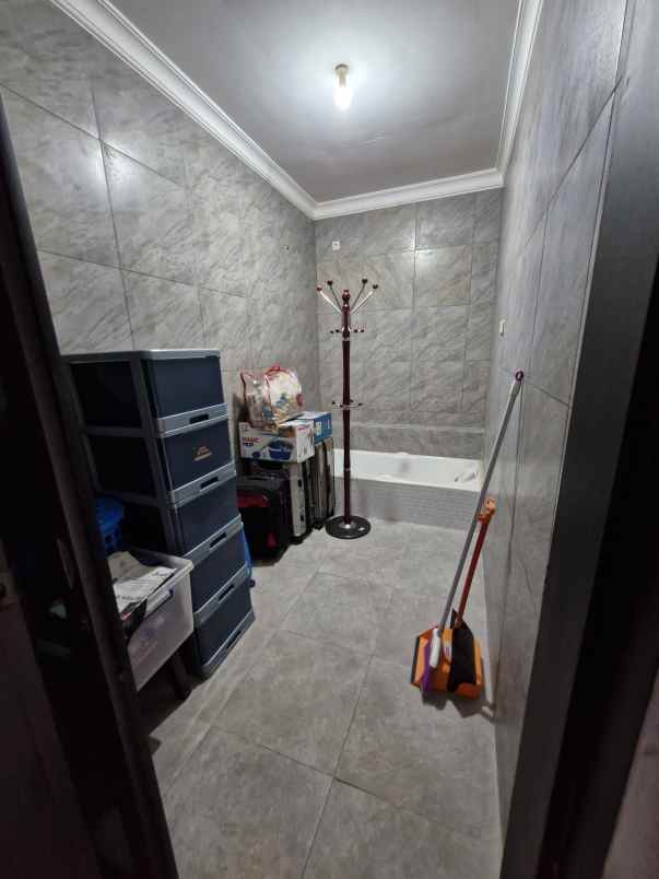 dijual rumah jalan royal park 1 citraland