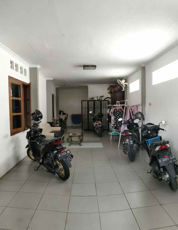 dijual rumah jalan sadewa