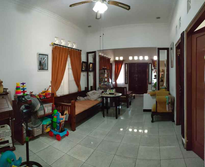 dijual rumah jalan sadewa
